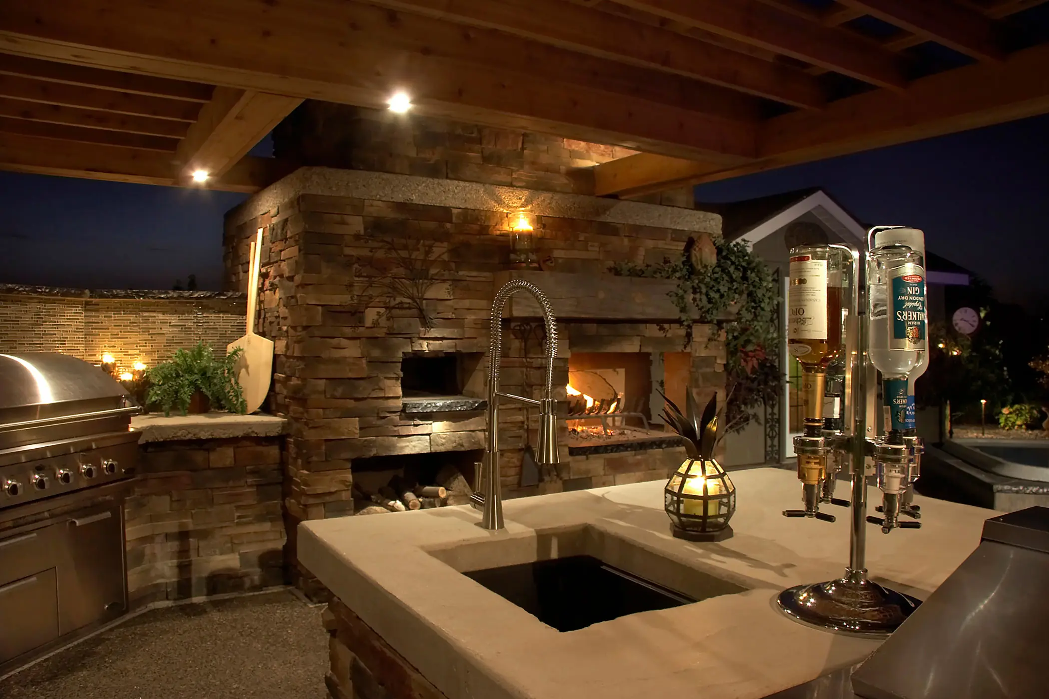 Outdoor Kitchens and Fireplaces