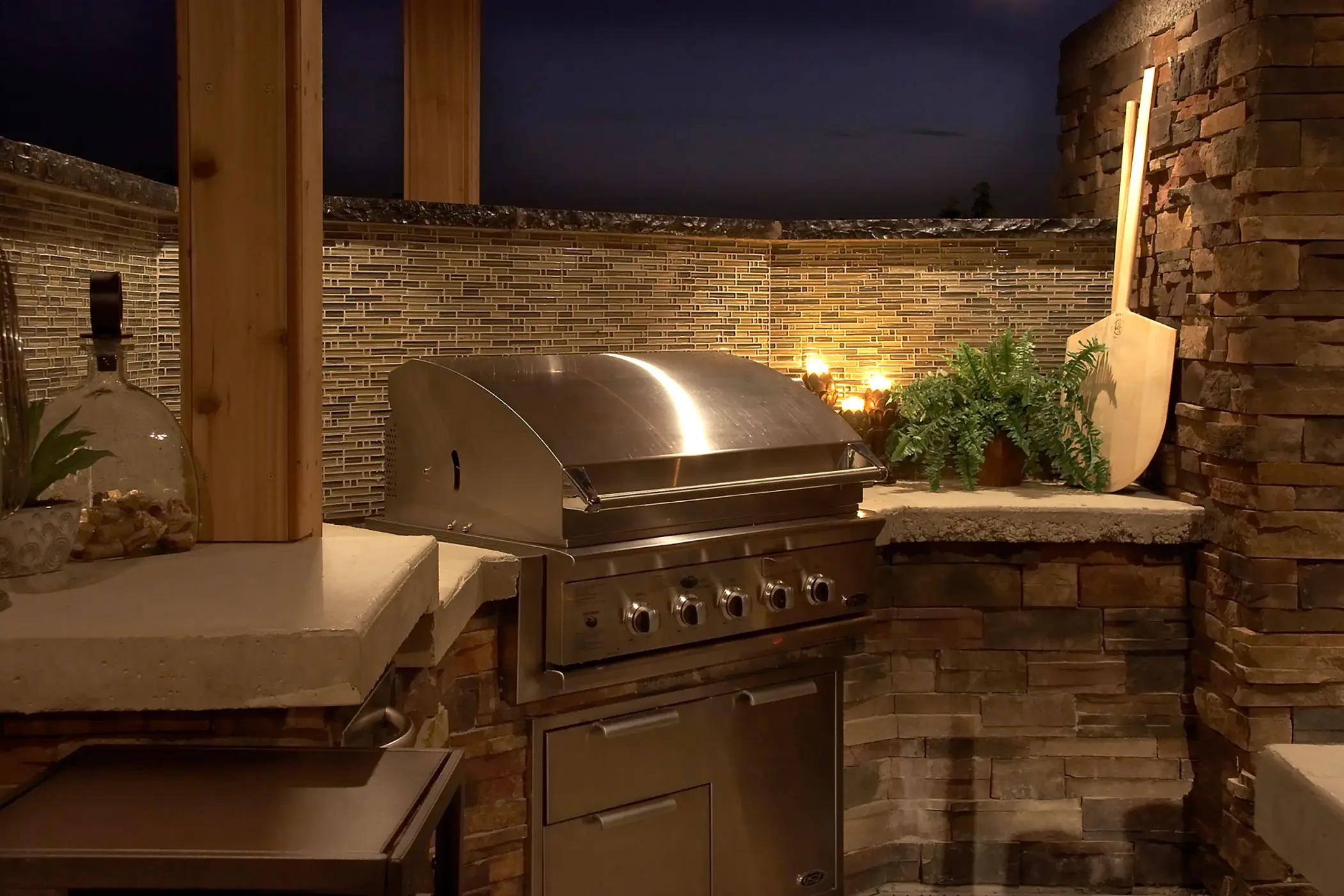 Outdoor Kitchens and Fireplaces