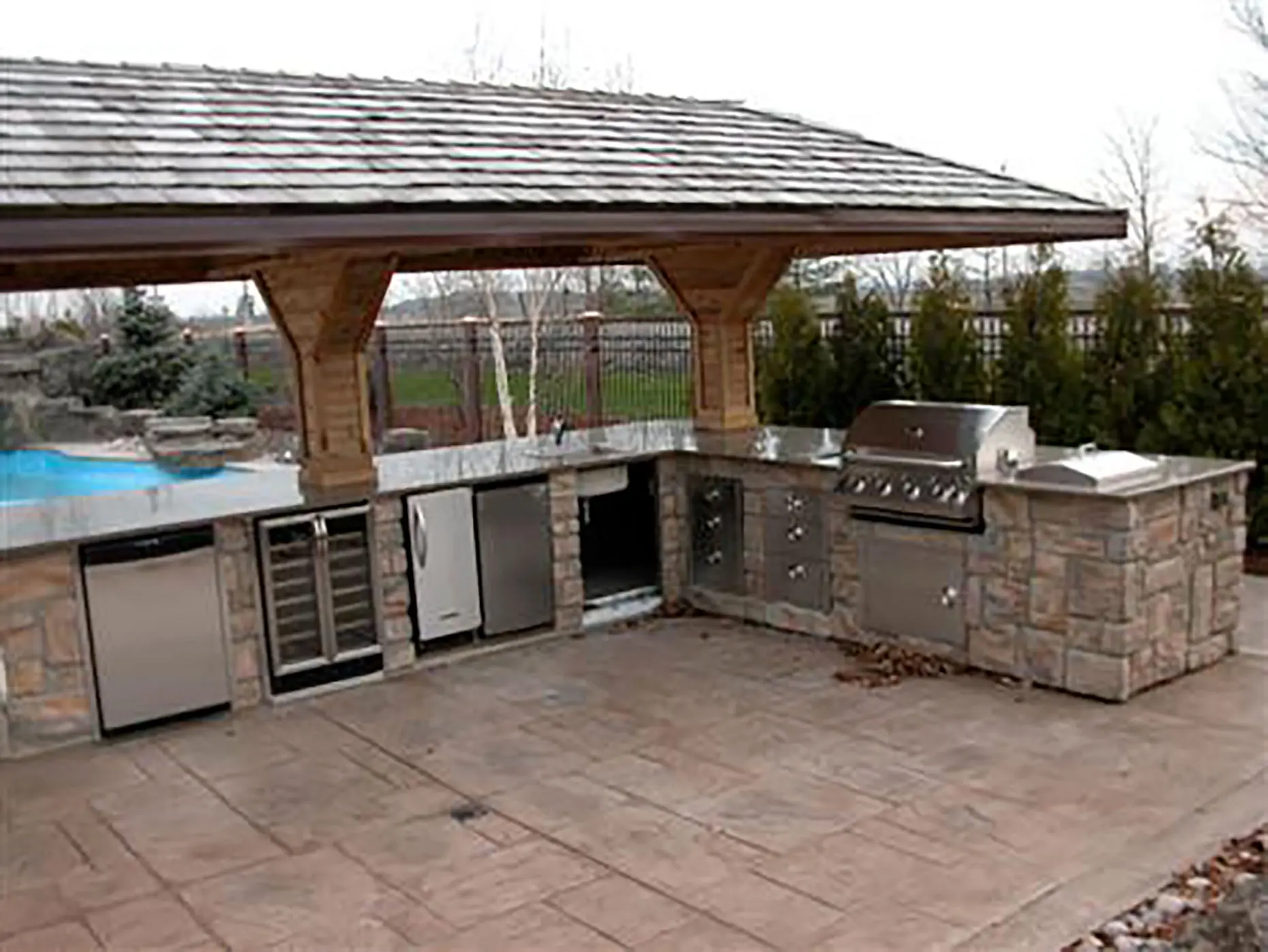 Outdoor Kitchens and Fireplaces